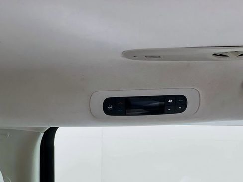 Used 2018 Chrysler Pacifica Touring-L Plus image 25