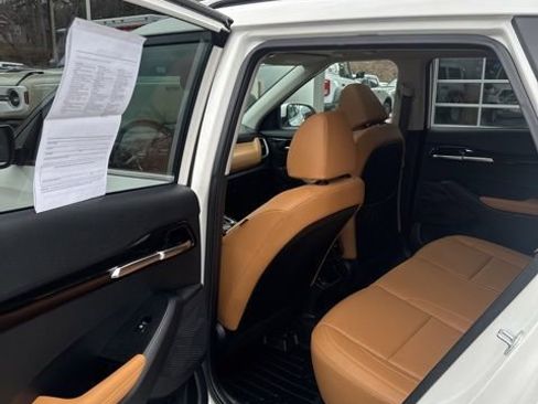 Used 2024 Kia Seltos EX image 20