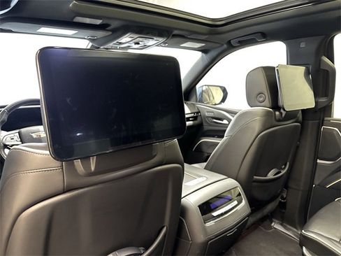 Used 2022 Cadillac Escalade Sport w/ Touring Package image 15