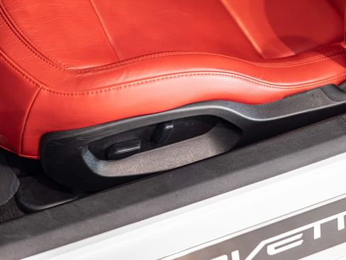 Used 2019 Chevrolet Corvette Stingray Coupe w/ Carbon Flash Badge Package RWD image 18