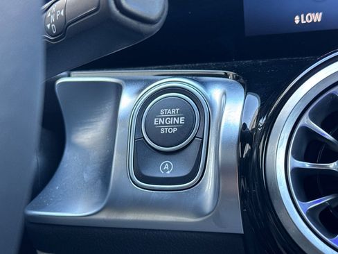 New 2025 Mercedes-Benz GLB 250 250 image 27