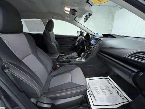 Used 2021 Subaru Crosstrek 2.0i Premium image 9