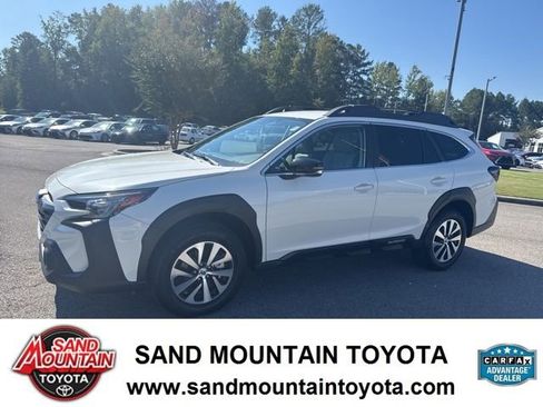 Used 2024 Subaru Outback Premium image 6