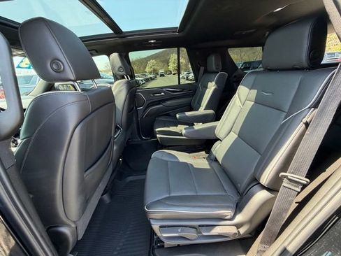 Certified 2023 Cadillac Escalade Sport w/ LPO, ONYX Package AWD/4WD image 31