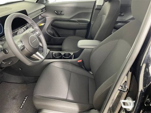 New 2025 Hyundai Kona SEL image 2