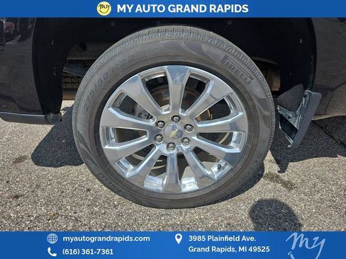 Used 2019 Chevrolet Silverado 1500 High Country w/ Technology Package AWD/4WD image 31