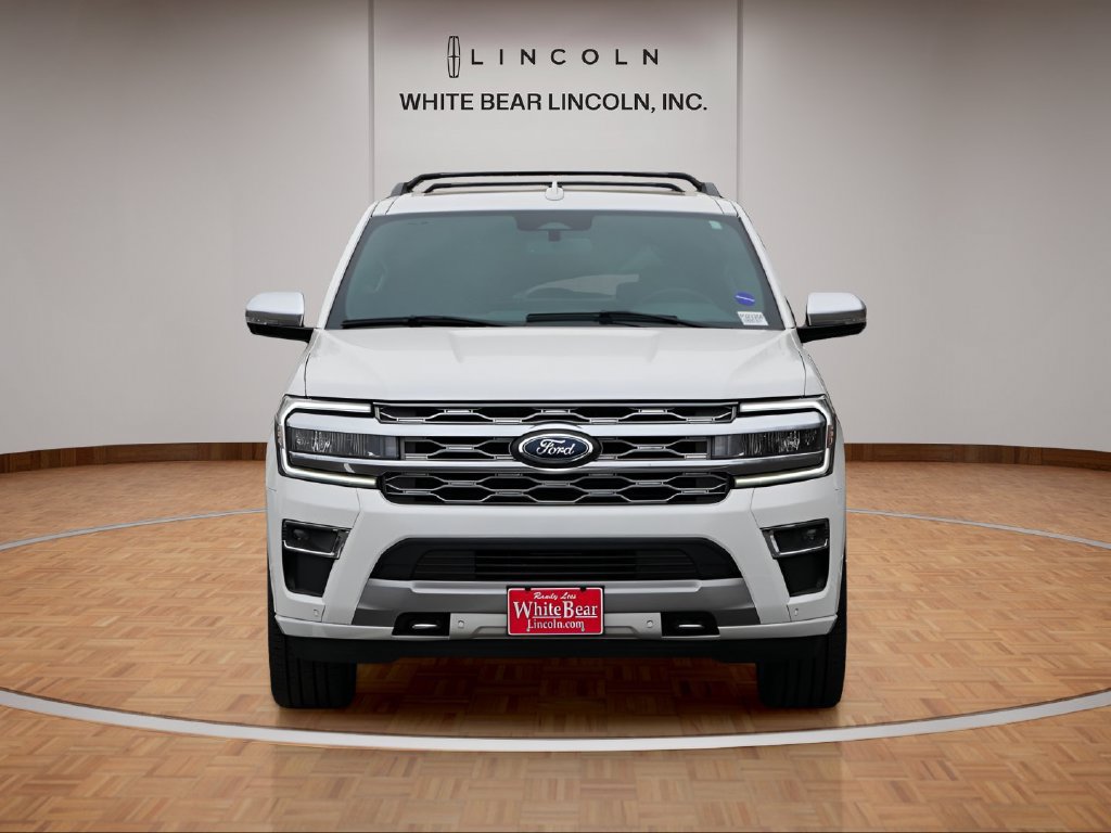 Used 2024 Ford Expedition Platinum AWD/4WD image 2