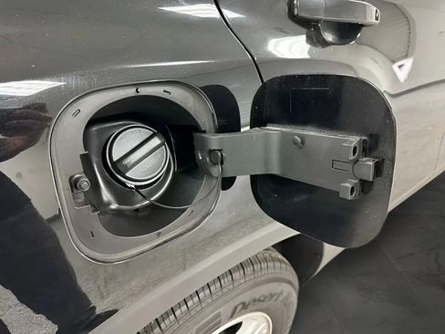 Used 2020 Chevrolet Trax LS w/ Tint and Cruise Package FWD image 29
