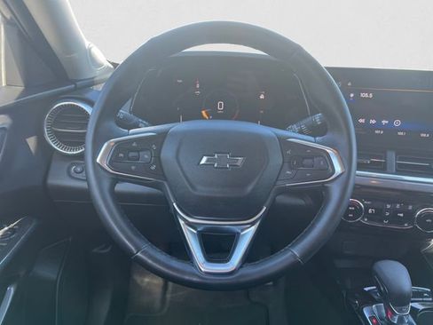 Used 2024 Chevrolet Trax ACTIV w/ Sunroof Package FWD image 12