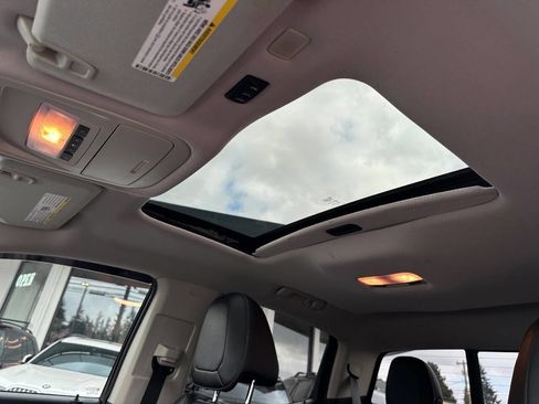 Used 2016 GMC Canyon SLT image 44