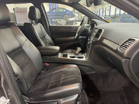 Used 2018 Jeep Grand Cherokee Altitude image 10