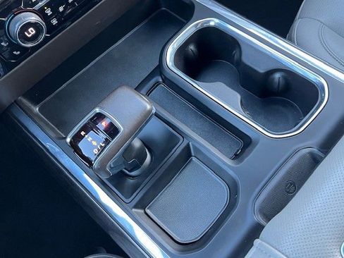 Certified 2022 Chevrolet Silverado 1500 LTZ image 24