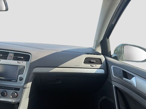 Used 2017 Volkswagen Golf SEL image 17