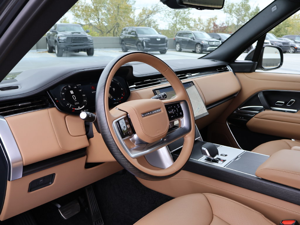 Used 2026 Land Rover Range Rover SE AWD/4WD image 17