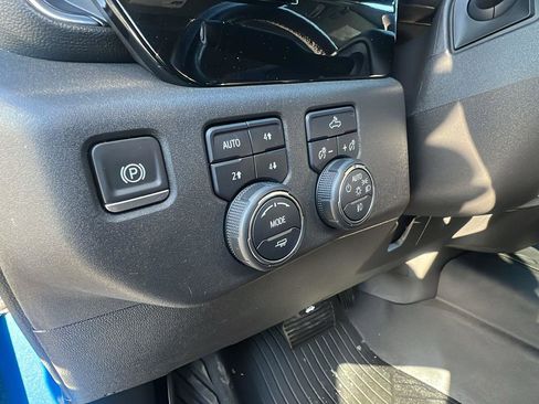 Used 2022 Chevrolet Silverado 1500 LT Trail Boss w/ Protection Package image 9