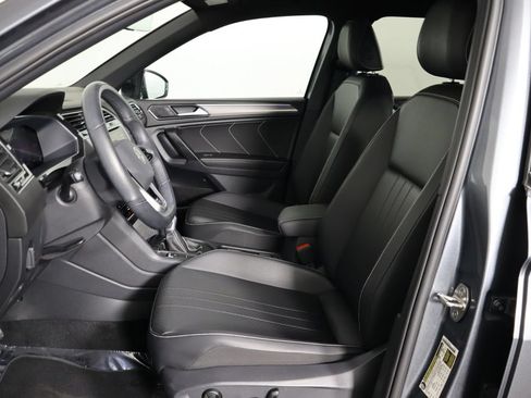 Used 2023 Volkswagen Tiguan SE R-Line FWD image 7