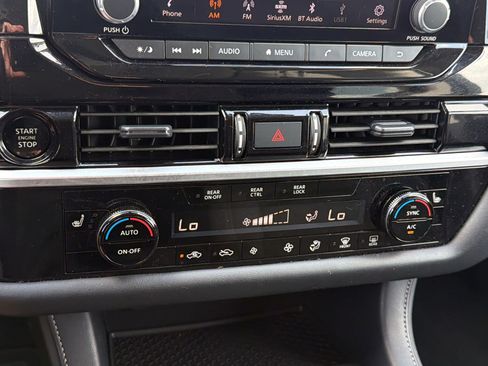 Used 2025 Nissan Pathfinder SV FWD image 23