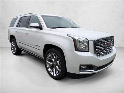 Used 2018 GMC Yukon Denali w/ Denali Ultimate Package AWD/4WD image 3