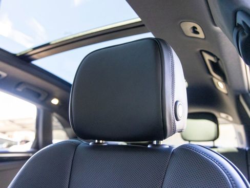 New 2026 Porsche Macan AWD/4WD image 31
