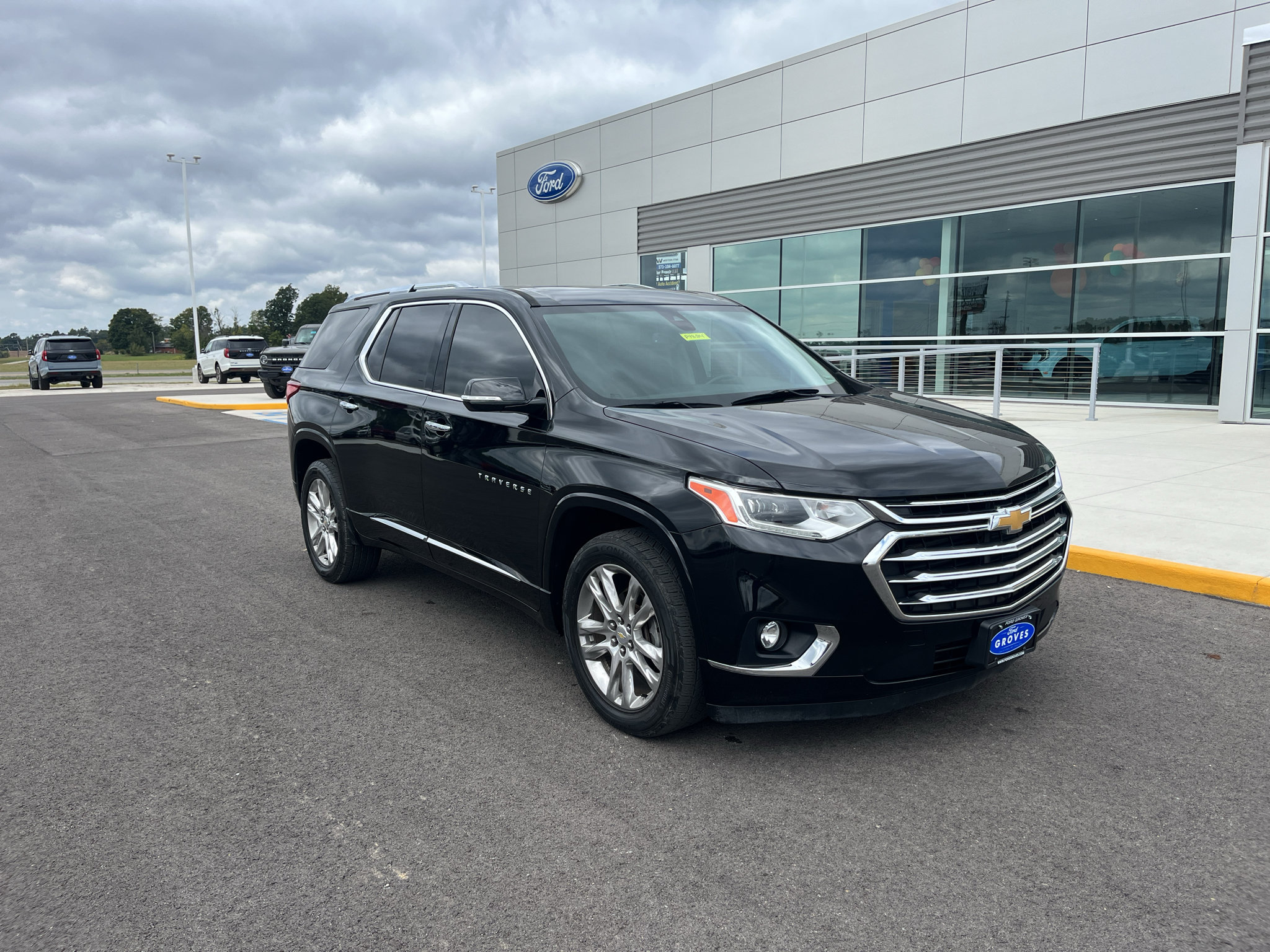 Used 2019 Chevrolet Traverse High Country w/ LPO, Floor Liner Package AWD/4WD image 3