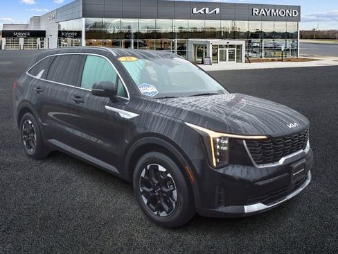 Used 2025 Kia Sorento S image 1