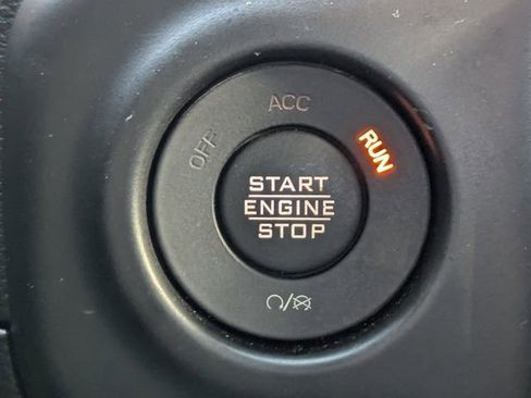 Used 2022 Jeep Wrangler Unlimited Sport image 34