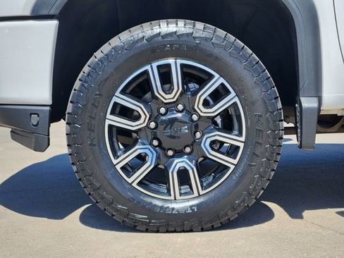 Used 2020 GMC Sierra 3500 AT4 w/ AT4 Premium Package AWD/4WD image 10