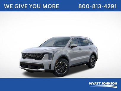 Certified 2025 Kia Sorento S w/ Panoramic Sunroof Package