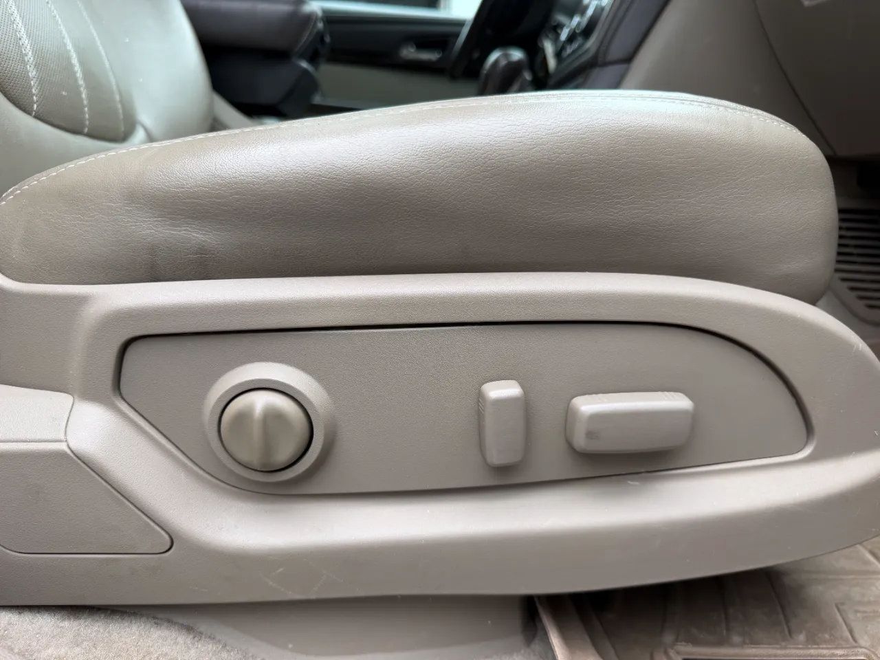 Used 2014 GMC Acadia Denali AWD/4WD image 44