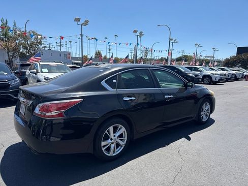 Used 2015 Nissan Altima 2.5 SV FWD image 3