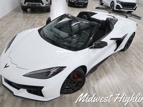 Used 2026 Chevrolet Corvette Z06 RWD image 7
