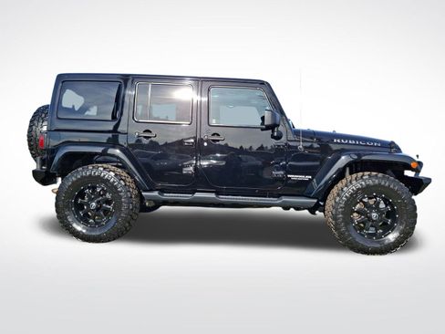 Used 2014 Jeep Wrangler Unlimited Rubicon w/ Connectivity Group image 2