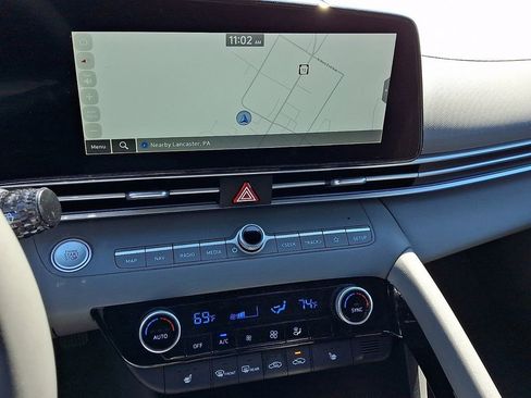 Used 2025 Hyundai Elantra SEL image 15