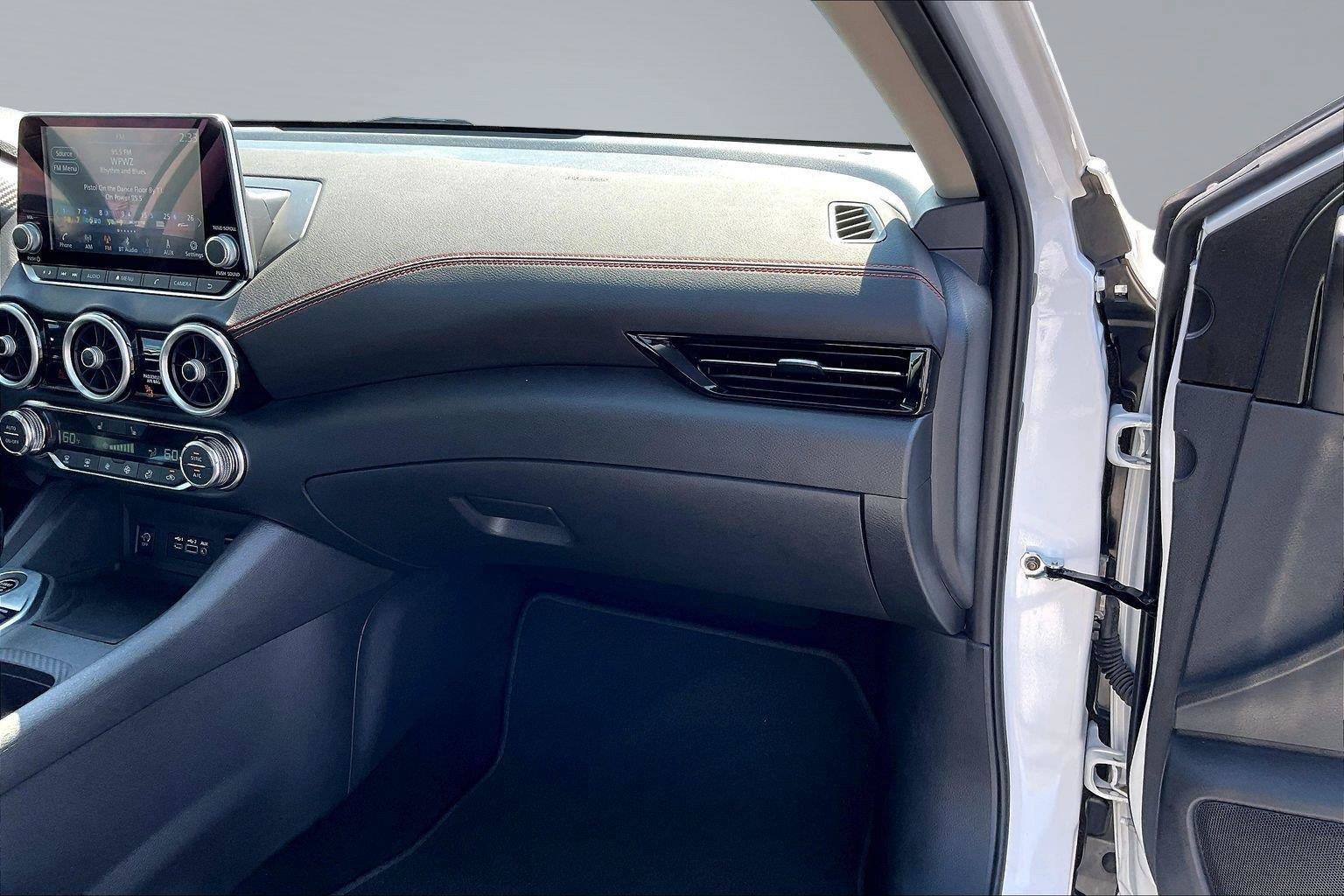Certified 2025 Nissan Sentra SR FWD image 18