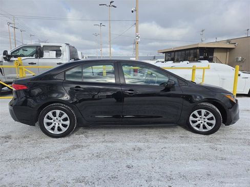 Used 2021 Toyota Corolla LE image 13