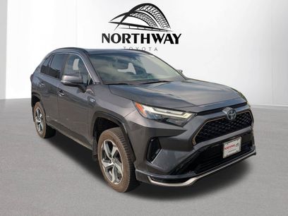 Used 2022 Toyota RAV4 SE w/ Weather & Moonroof Package