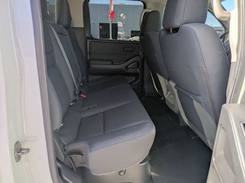 Used 2022 Nissan Frontier S AWD/4WD image 28