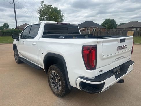 Used 2024 GMC Sierra 1500 AT4 w/ Technology Package AWD/4WD image 3
