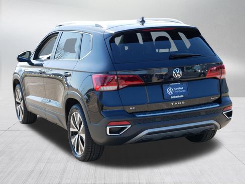 Certified 2022 Volkswagen Taos SE w/ Panoramic Sunroof Package AWD/4WD image 5