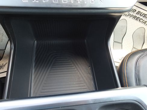 Used 2025 Ford Expedition Tremor AWD/4WD image 27