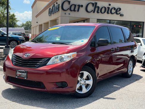 Used 2015 Toyota Sienna L FWD image 1