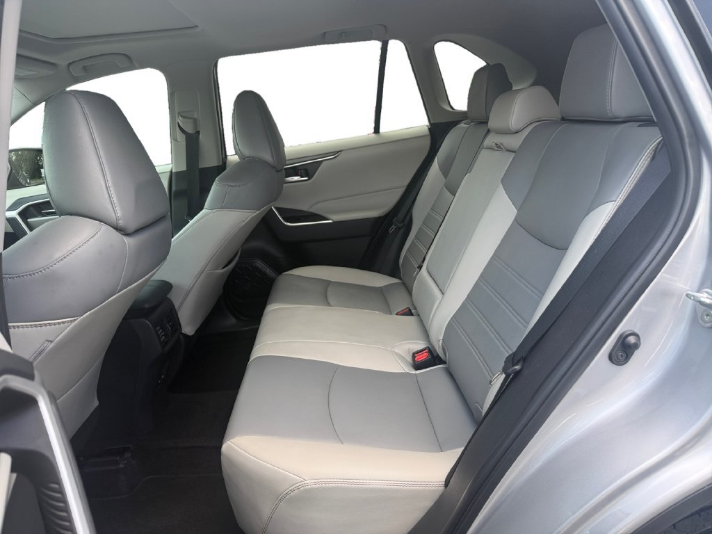 Used 2022 Toyota RAV4 XLE Premium AWD/4WD image 13