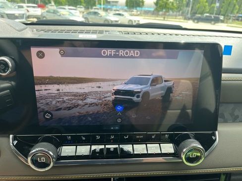 New 2026 Chevrolet Colorado ZR2 w/ Technology Package AWD/4WD image 31