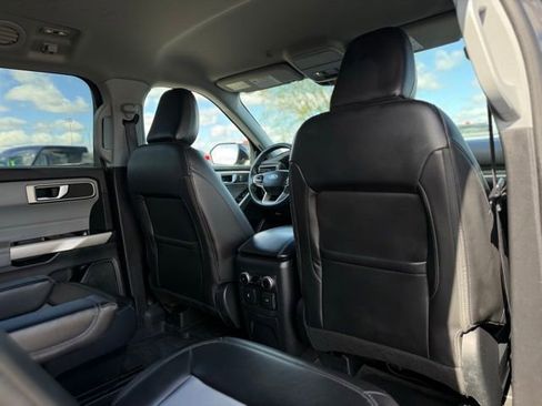 Certified 2023 Ford Explorer XLT w/ Equipment Group 202A AWD/4WD image 20