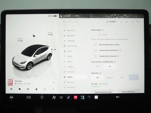 Used 2023 Tesla Model Y Long Range AWD/4WD image 30