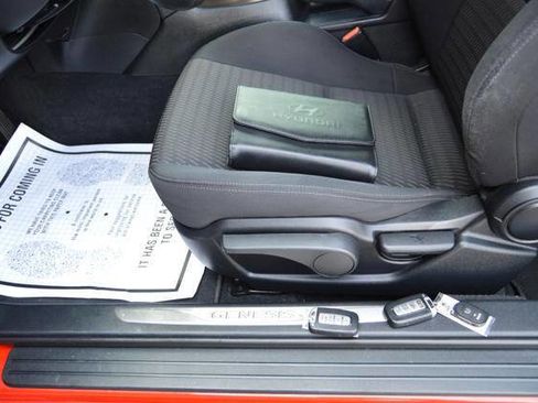 Used 2014 Hyundai Genesis 2.0T image 29