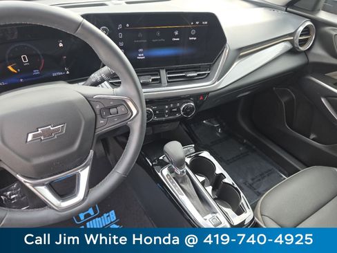 Used 2024 Chevrolet Trax ACTIV w/ Driver Confidence Package image 29