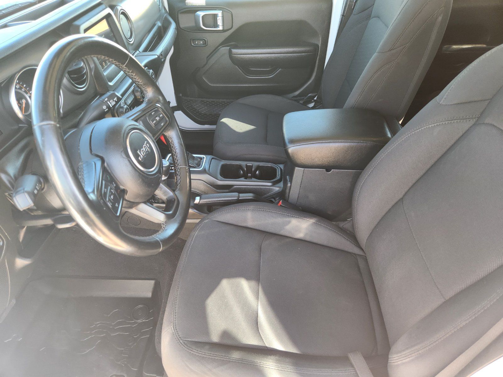 Used 2022 Jeep Gladiator Sport AWD/4WD image 16