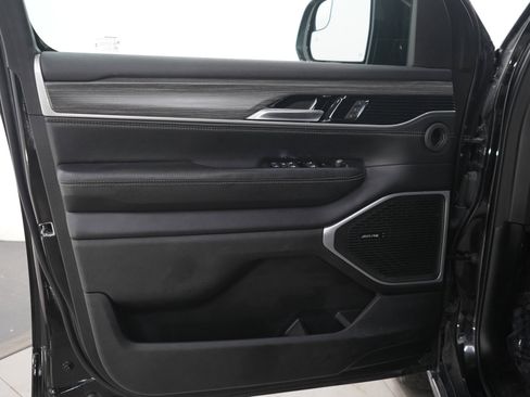 Used 2023 Jeep Wagoneer Series II AWD/4WD image 21
