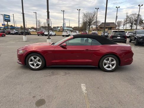 Used 2015 Ford Mustang Convertible image 7